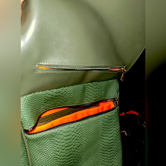 NWT TOTE & Carry OLIVE GREEN APOLLO 1 SNAKESKIN LUGGAGE SET - Picture 11 of 16